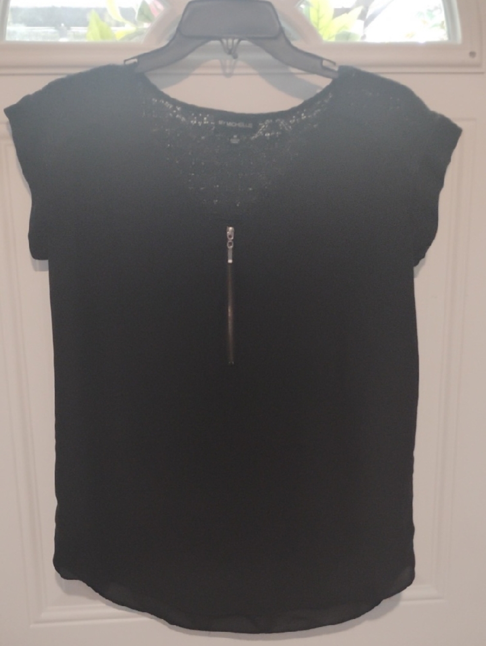 Michele Black Cap Sleeve Blouse with Decorative Front Zip Pull Size Medium